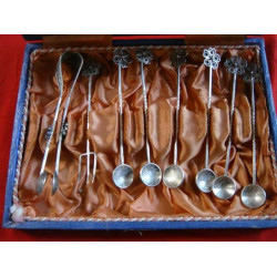 Kutusunda 6 Adet Osmanlı Paralı Çay Kaşığı, Limon Çatalı ve Şeker Maşası_71