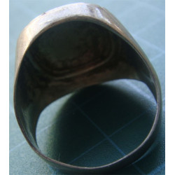 D and H lettered RING_213